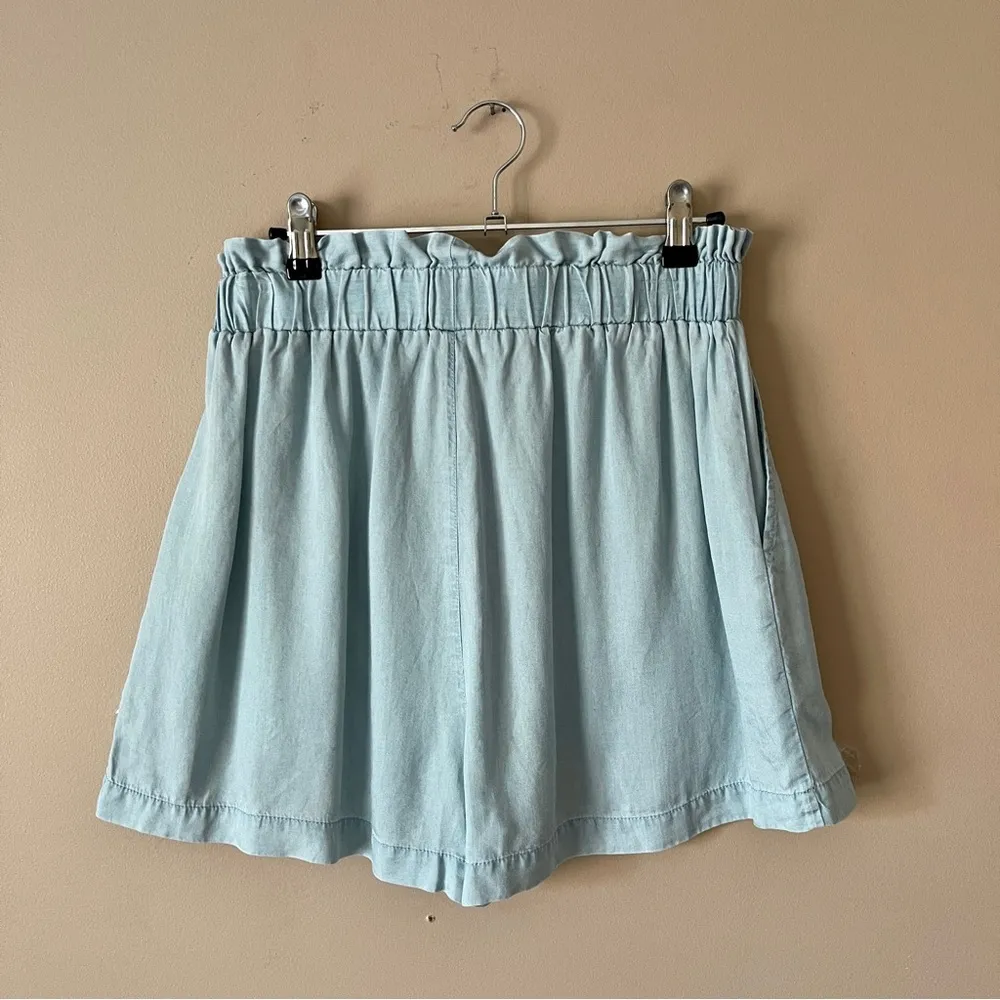 JANE + DELANCEY | Light Blue Chambray Paperbag Shorts Sz S - Image 3