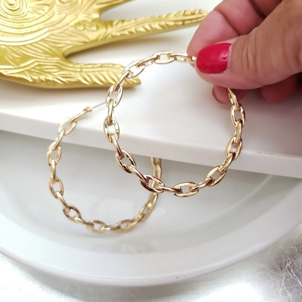 New! Delettas Golden Hoop Earrings - Image 10