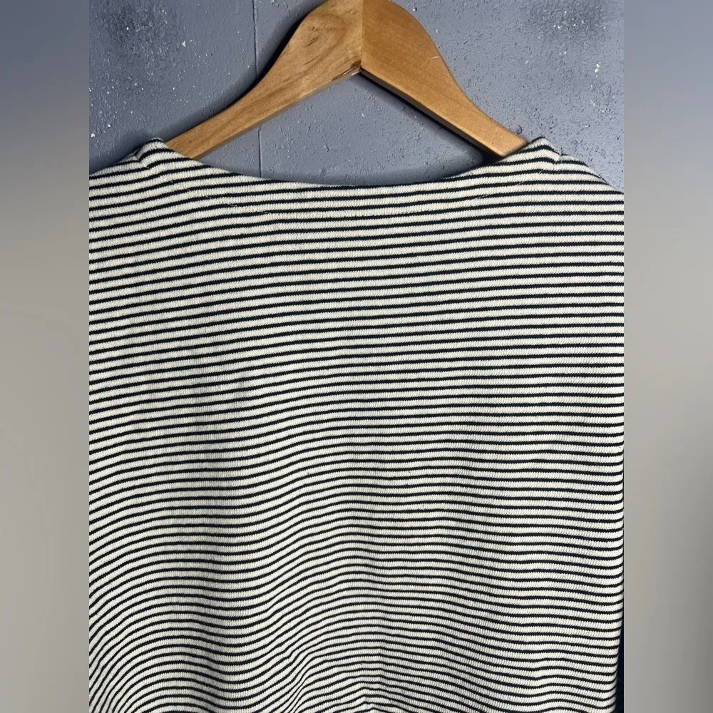 Mod Ref  stripped shorts and top lounge set in size Medium. - Image 5