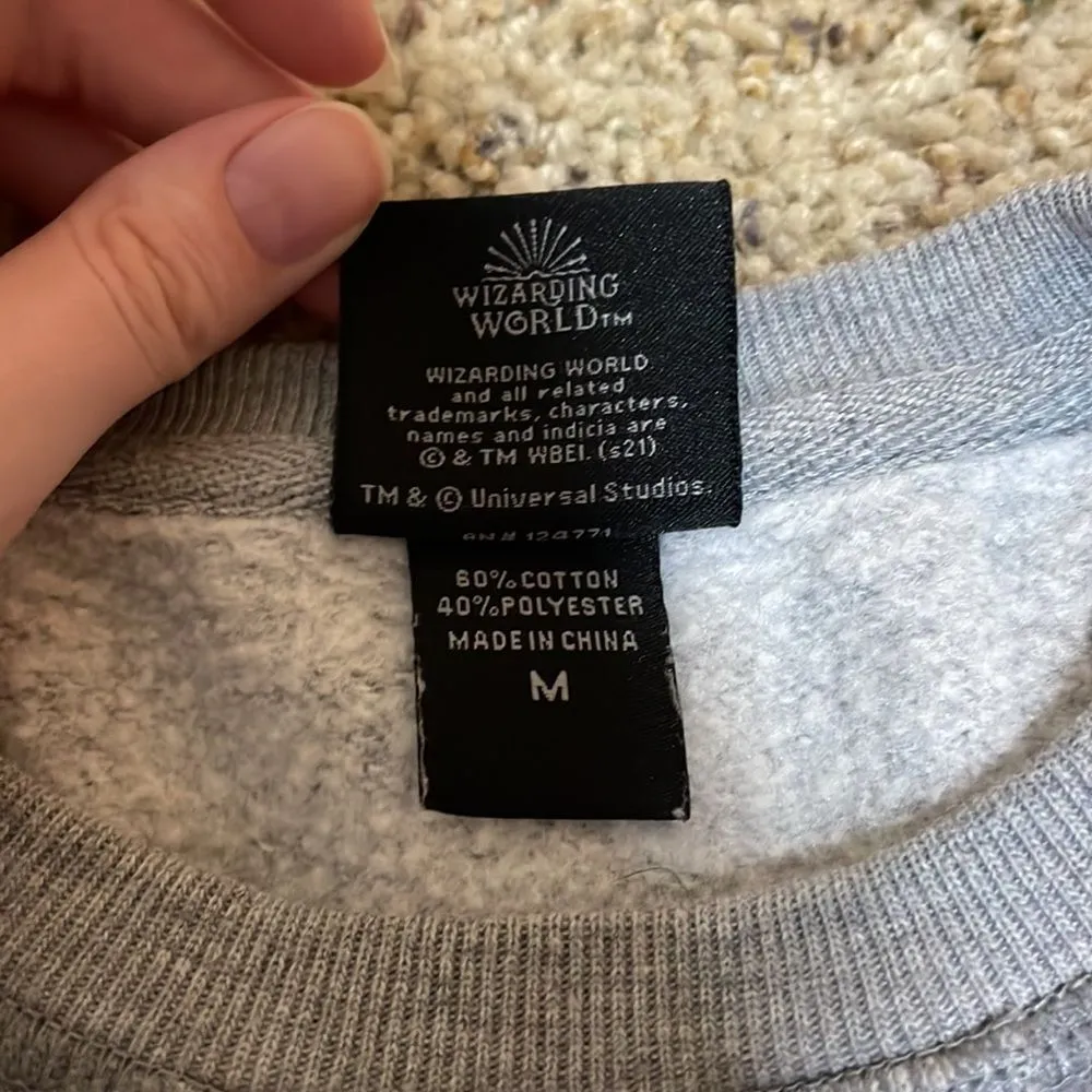 Universal Studios The Wizarding World of Harry Potter Gryffindor Sweatshirt M Red Size M - Image 3