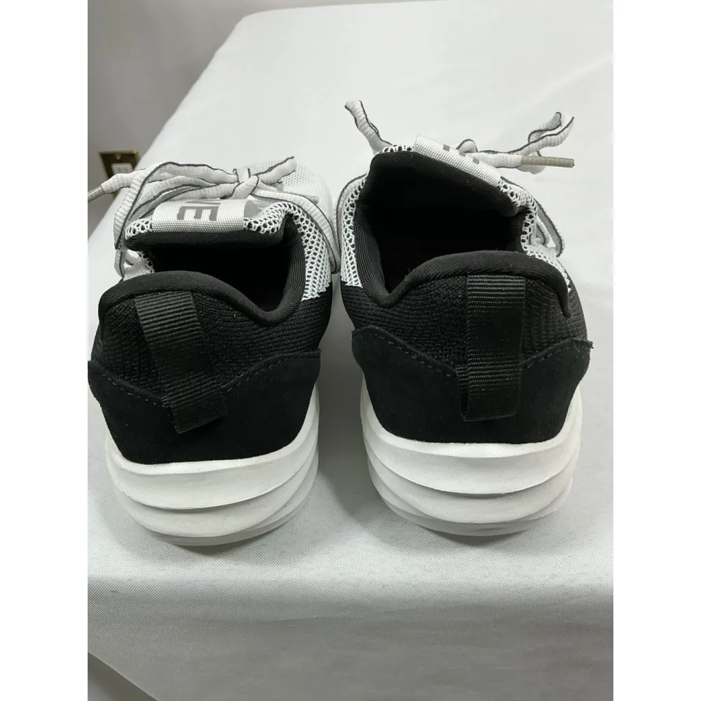 Woman’s NWOT Zove Slip On Wide Toe Box Sneakerss 7.5 XW black white - Image 5