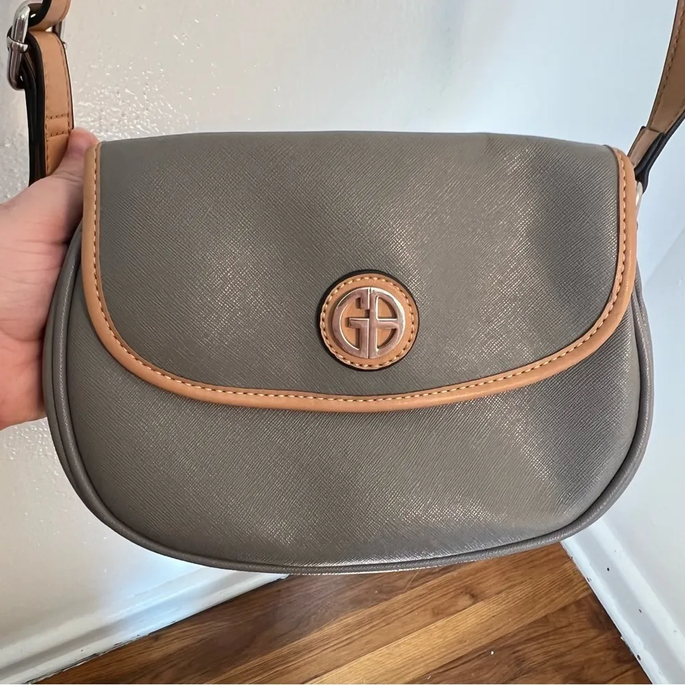 Giani Bernini Crossbody Bag Gray Tan - Image 5