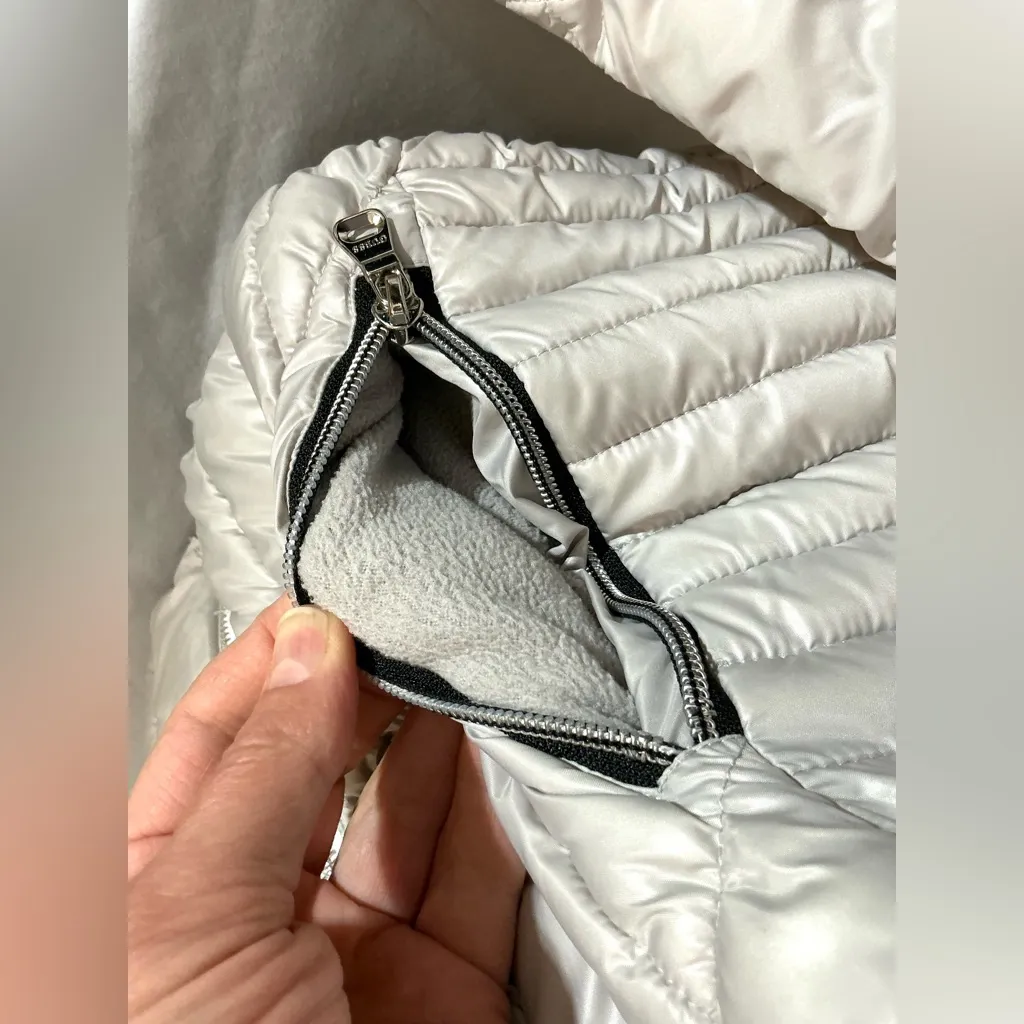 Beautiful GUESS puffer jacket❄️❄️❄️ - Image 3