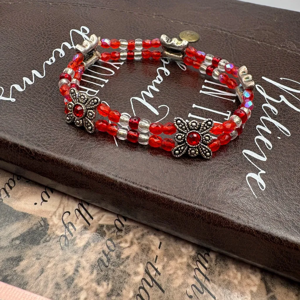 Vintage Handmade Red Beaded Bracelet Retro Floral - Image 3