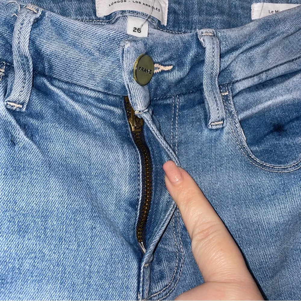 Frame Le Mini Boot Distressed Raw Hem Jeans Size 26 - Image 3