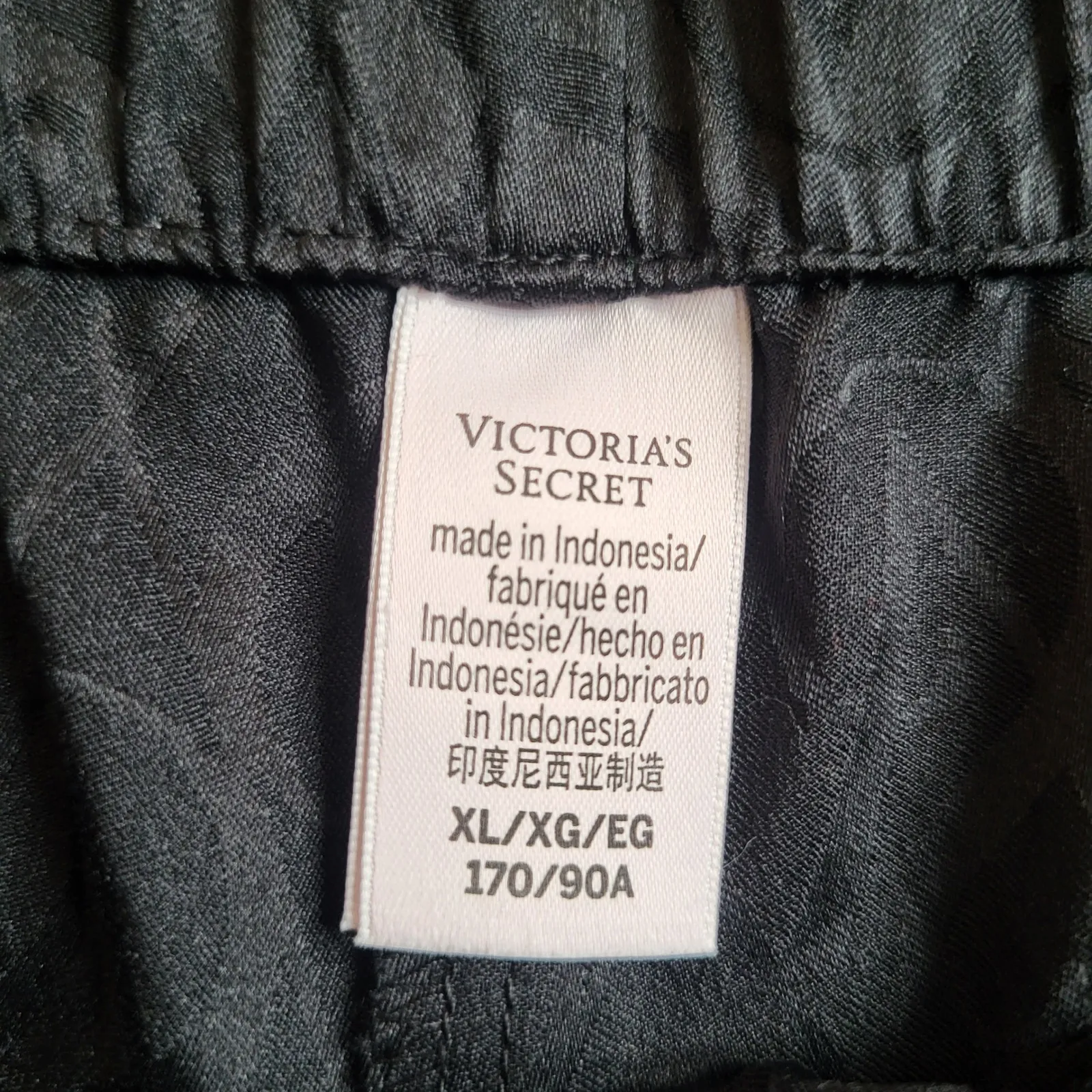 Victoria's Secret Black Satin Logo Print Sleep Shorts Pink Trim Women's Size XL - Image 6