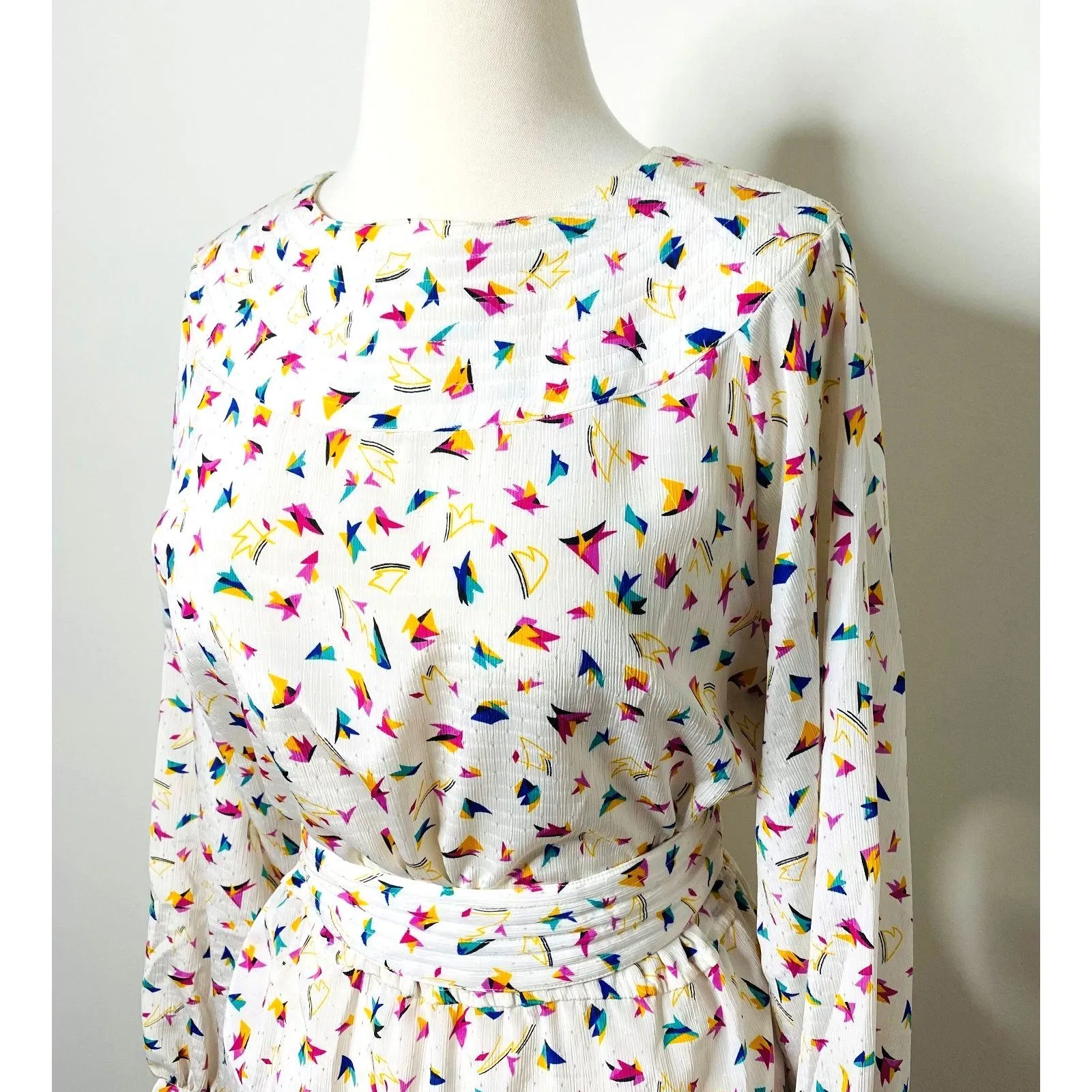 VTG Neiman Marcus Long Sleeve Midi White Belted Lightweight Silksensible Dress 4 - Image 4