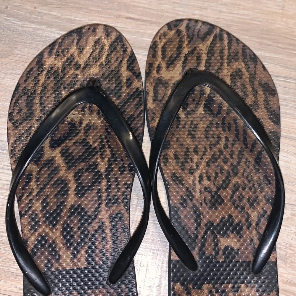 Summer cheetah print flip - Image 3