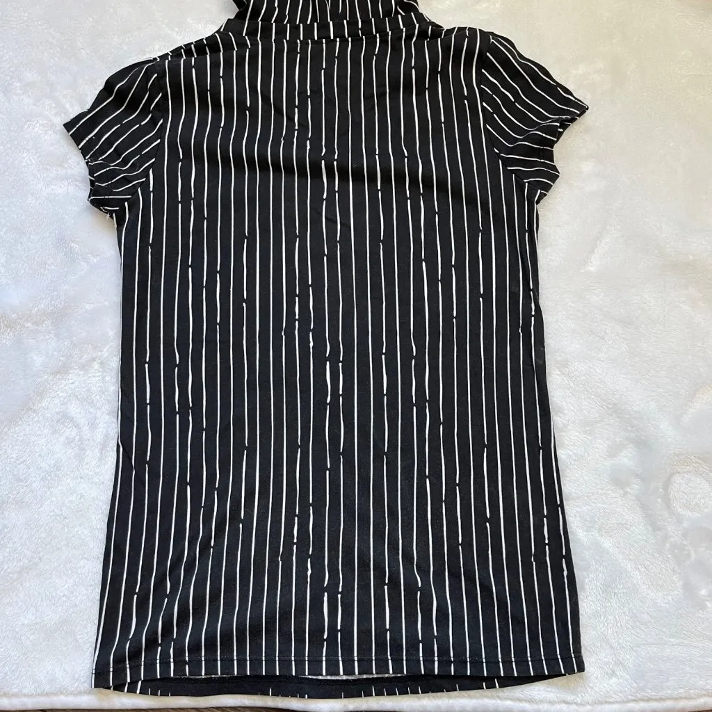 Disney The Nightmare Before Christmas Hooded Short Sleeve Tee JUNIORS Size XS/1‎ - Image 7