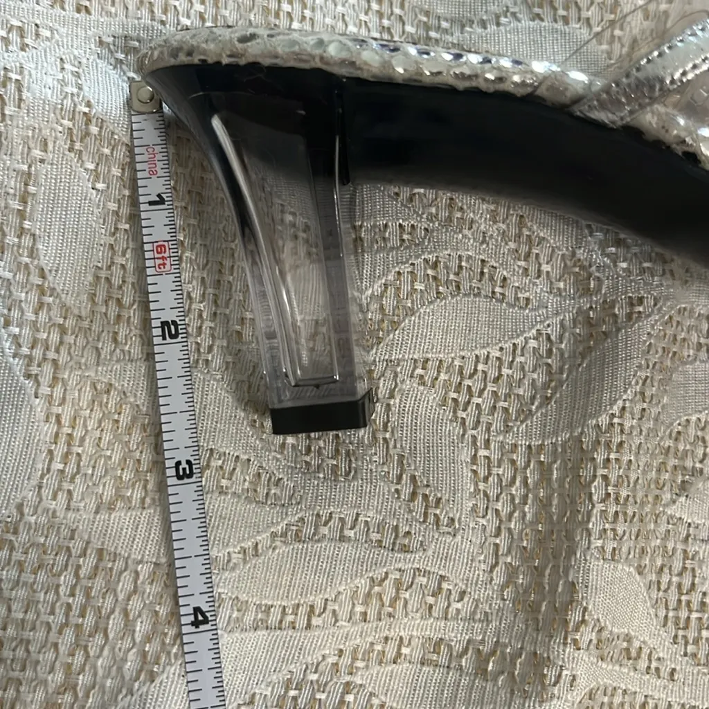 Norman‎ Kaplan Rhinestone Thong Sandals Lucite Heel Size 6 SEE DESCRIPTION Silver - Image 15