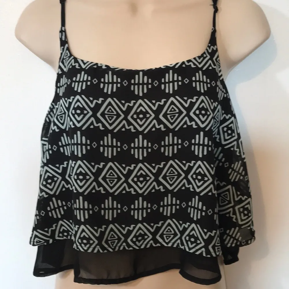 Rue 21 Black/Blue Crop Top Adjustable Straps Size M NWT - Image 2