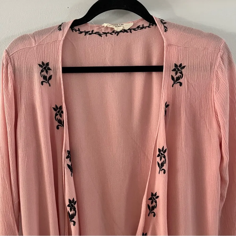 LOVE TREE. WOMENS OPEN DRAPE CARDIGAN. FLORAL EMBROIDERY. SIZE SMALL - Image 2