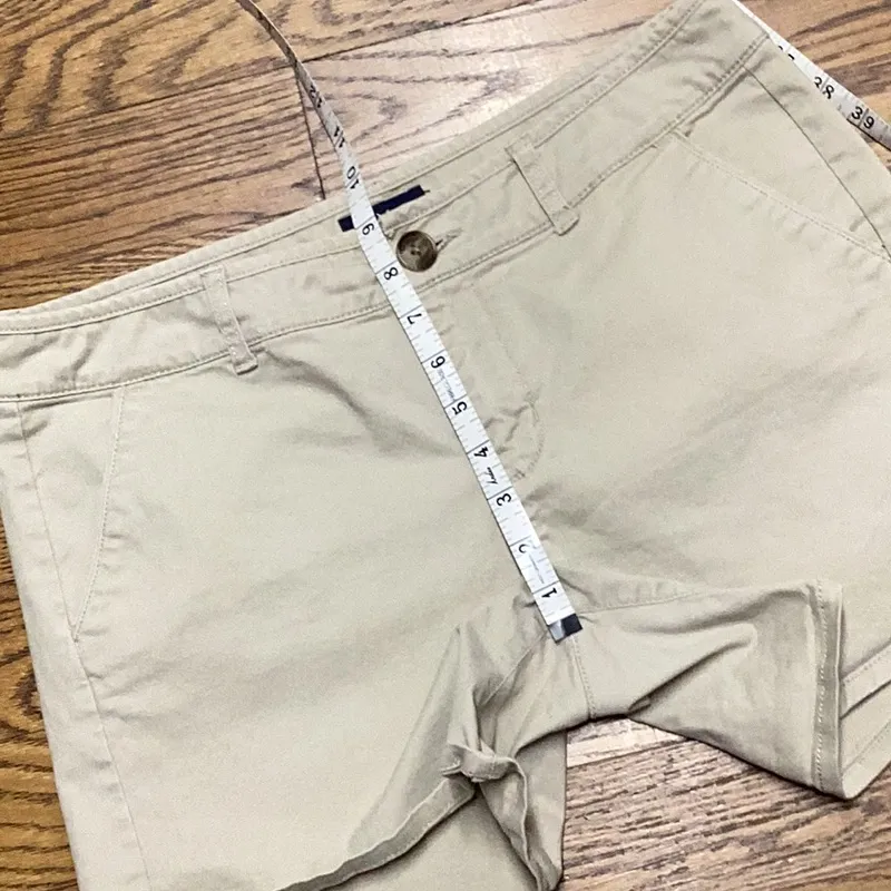 American Eagle  khaki midi shorts. Size 10 - Image 6