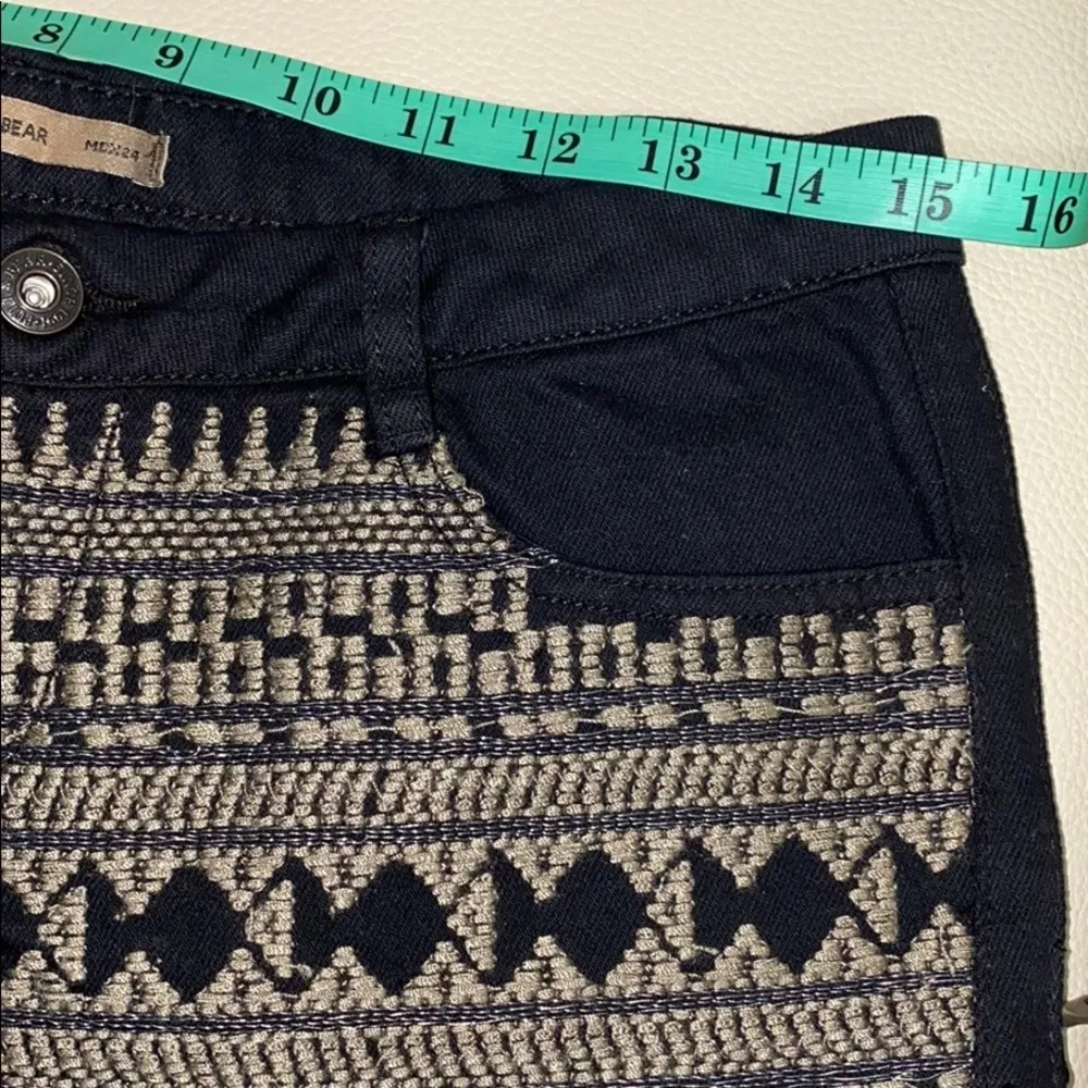 Pull & Bear  Embroidered Black Short. - Image 8