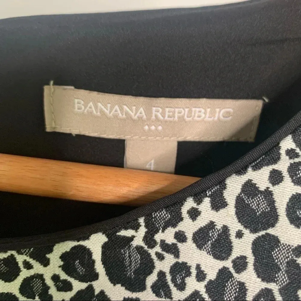 Banana Republic Black Gray Animal Print Fitted Dress Size 4 - Image 9
