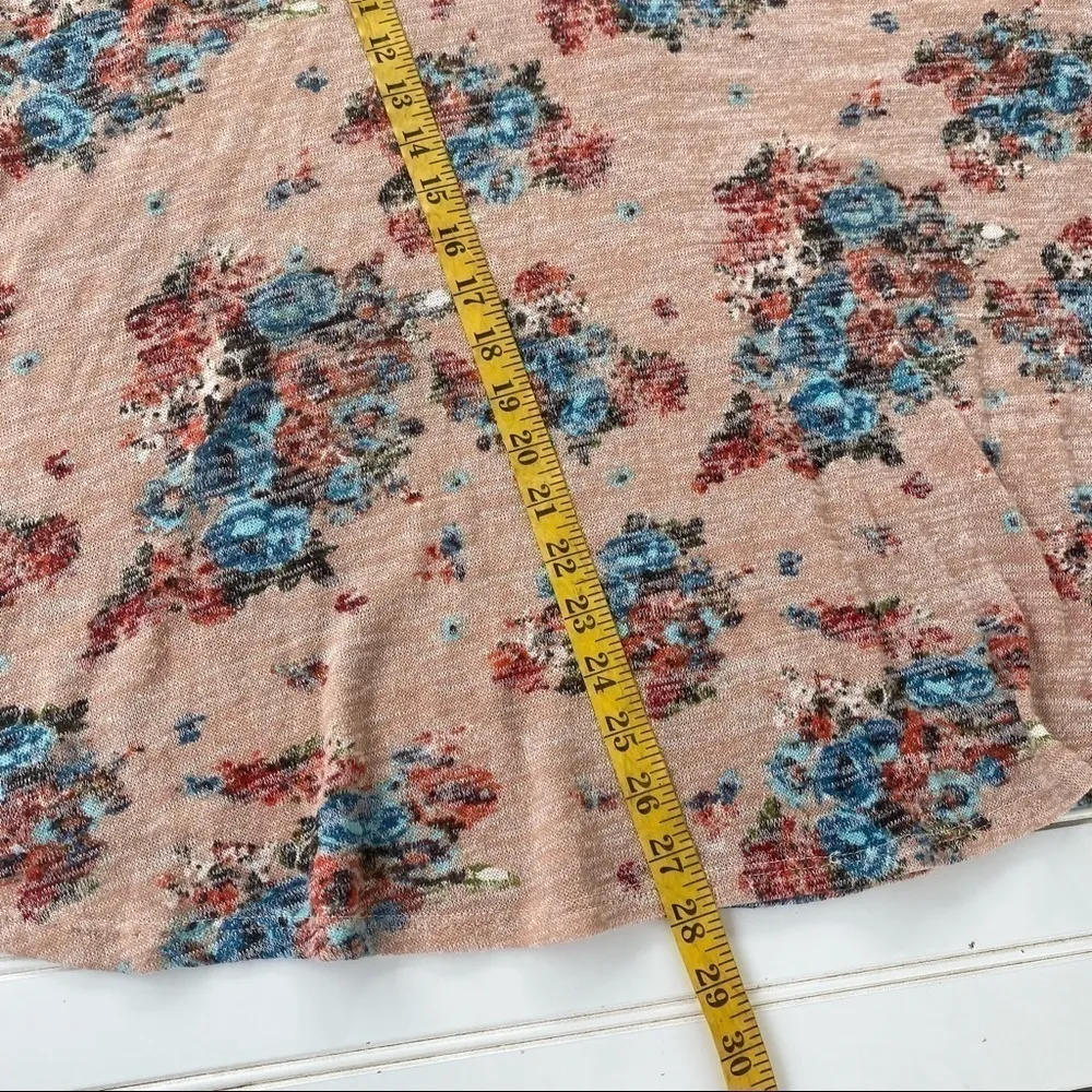 Floral ruffle sleeve tunic blouse Size Medium - Image 7