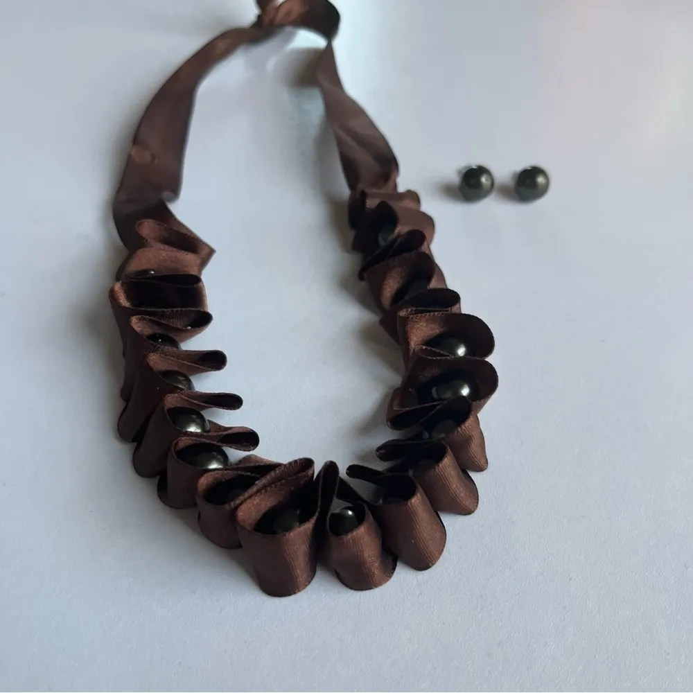 Chocolate Brown silk ribbon necklace w/ grey pearls + matching earrings Gray - Image 3
