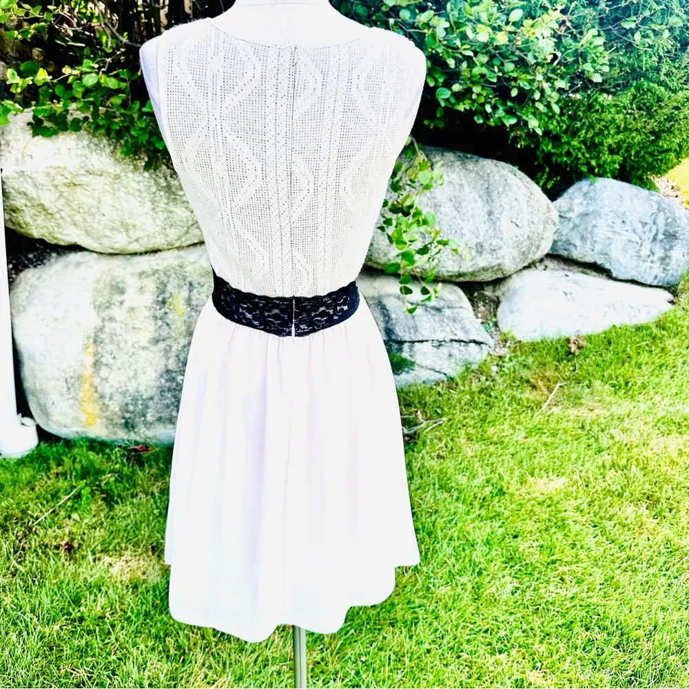 Monteau Sleeveless Dress - Image 8