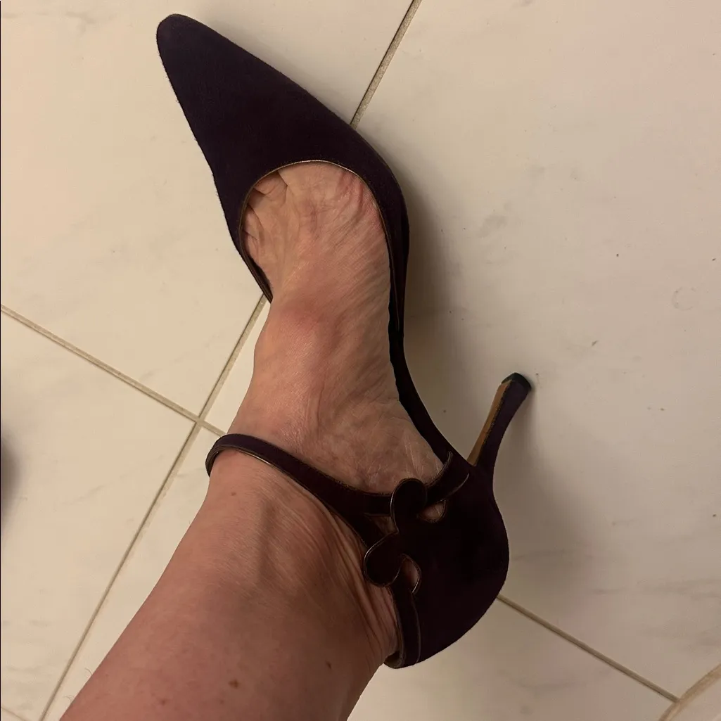 Manolo Blahnik Dark Purple suede gold edges strap detail Euc Heels $585 39 9 - Image 8
