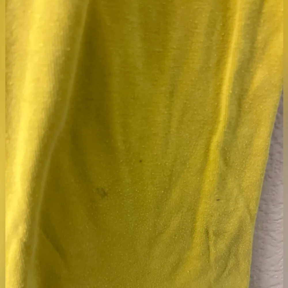 Woman’s Express V-neck shirt size Medium - Image 4