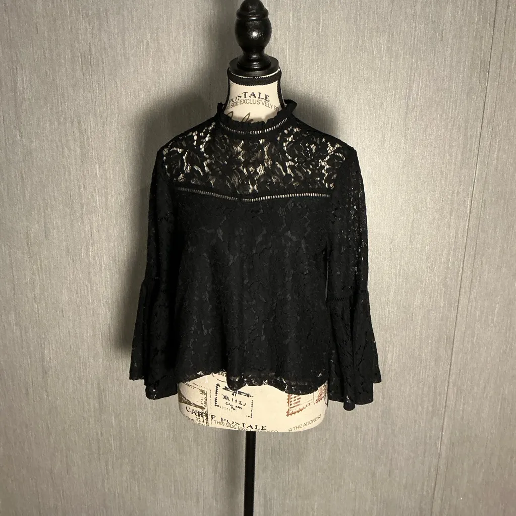 BB Dakota Black Lace Blouse Size Small - Image 2