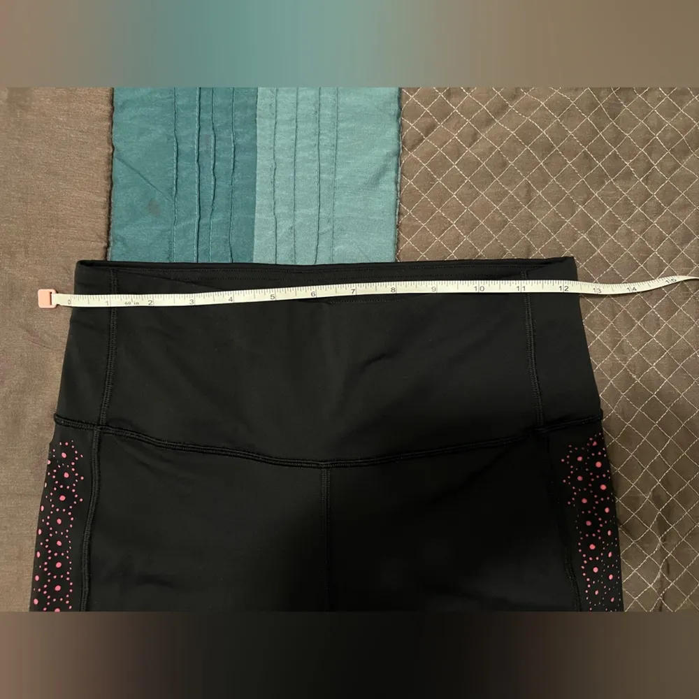 Lululemon Colour Me Quick Crop 17" Black / Flash Light Tone (Size 6) - Image 12