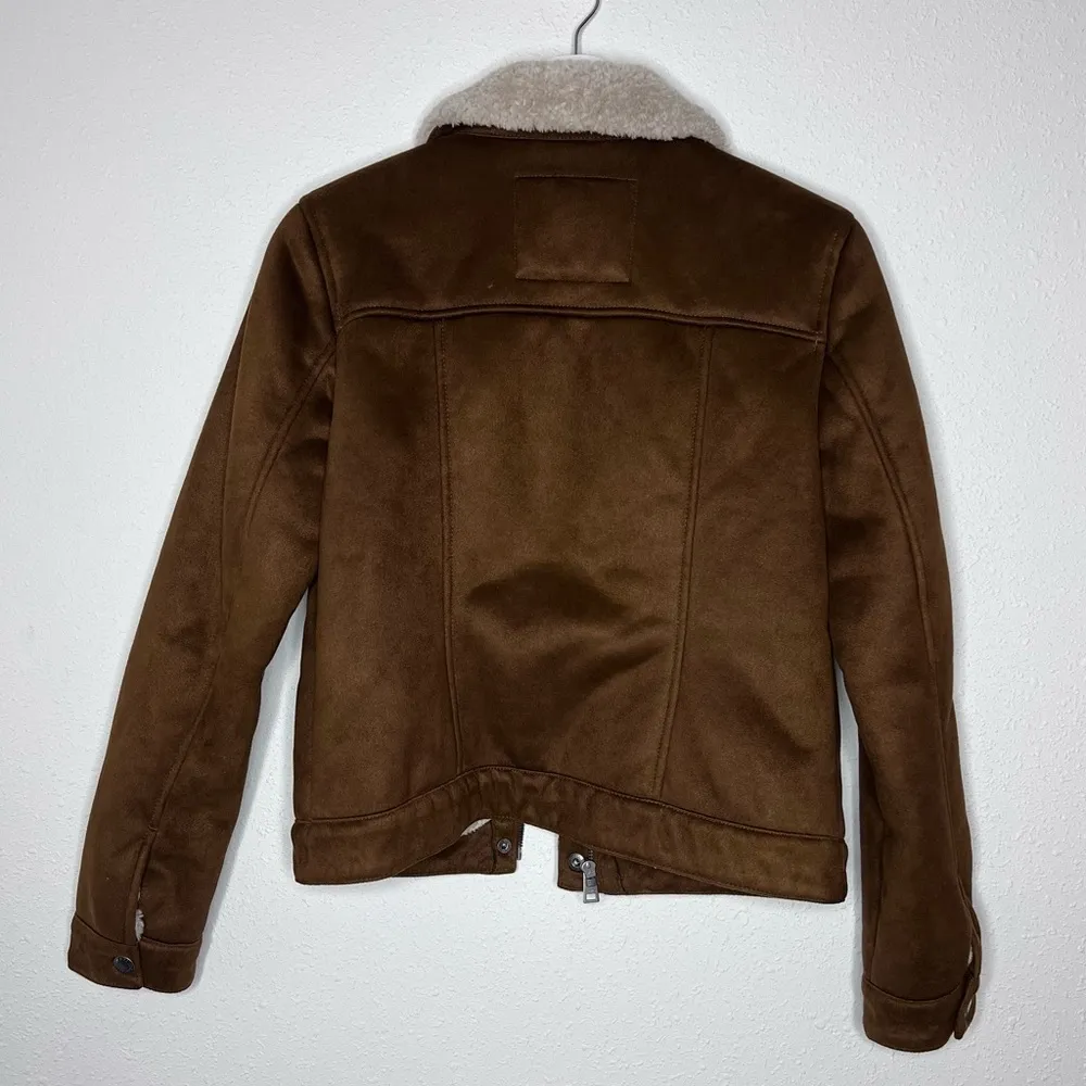 Levi’s FAUX SHEARLING Suede TRUCKER JACKET XS - Image 4
