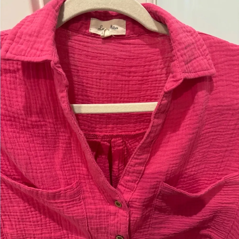 Love Notes Hot Pink Gauze Button Front Crop Top Size M - Image 3