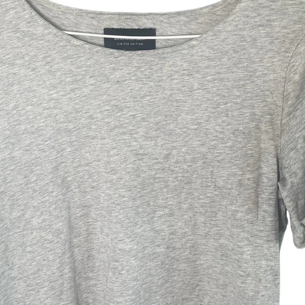 Banana Republic Women’s Limited Edition Tie Sleeve Shirt Size Small - Image 2