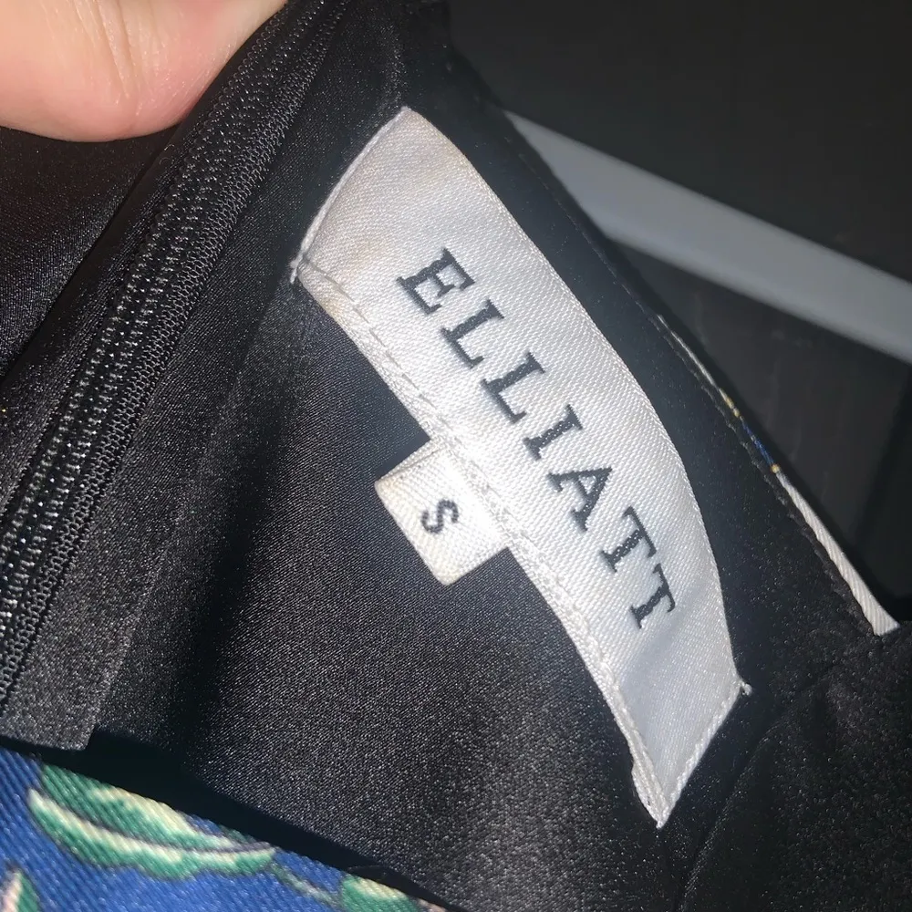 ELLIATT PRINTED DRESS NWOT formal revolve spring cocktail evening party satin - Image 5