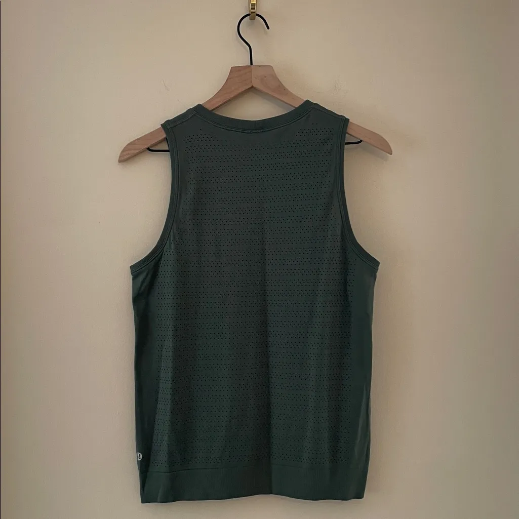 LULULEMON Breeze By Muscle Tank II in Barracks Green / Barracks Green Size 6 - Image 3