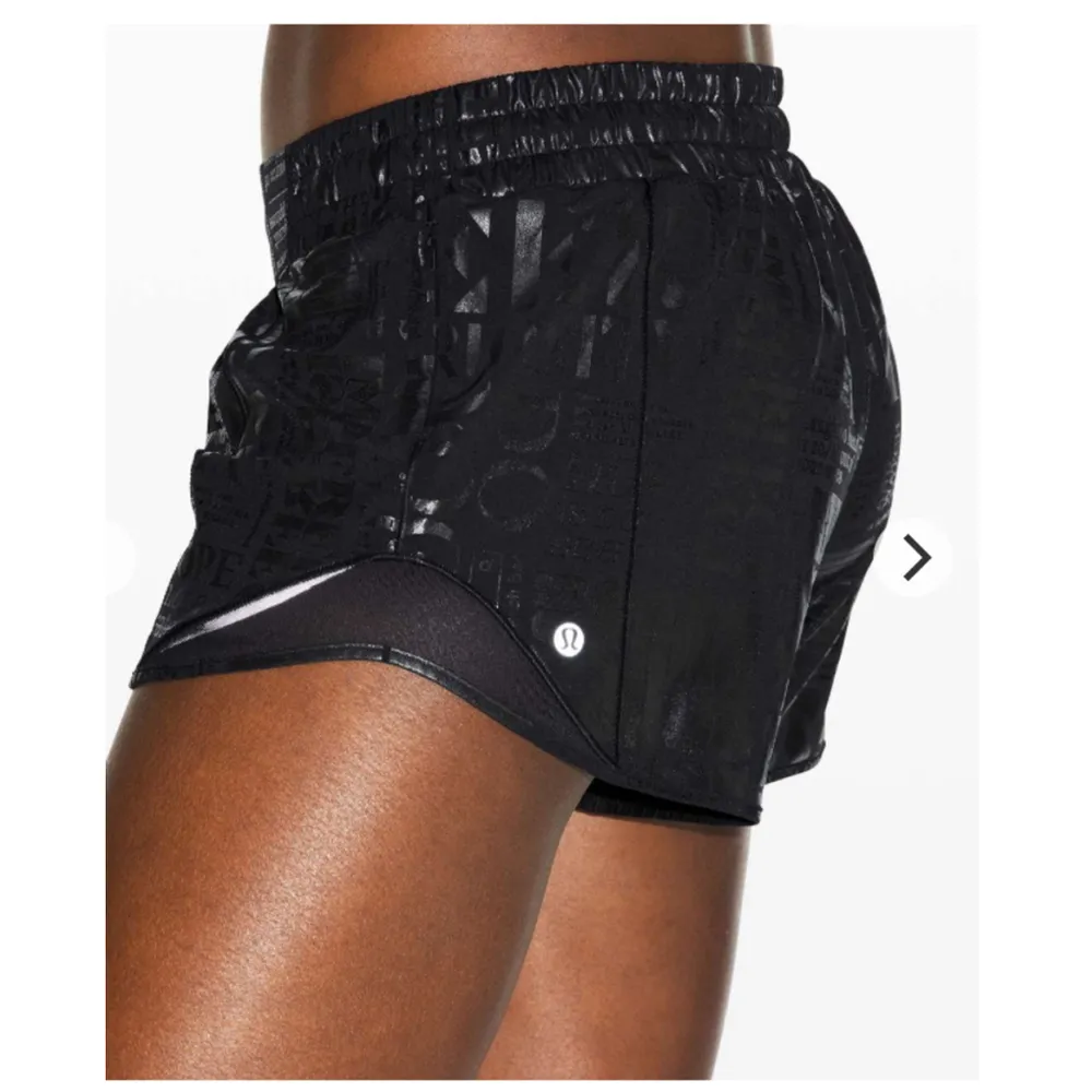 Lululemon Hotty Hot Short II *Tall 4" Manifesto
20YR Manifesto foil black/Black Black - Image 12