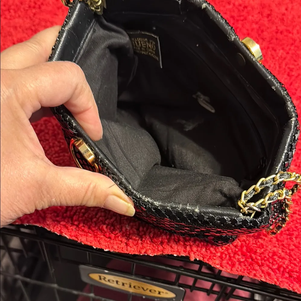 Elegant Black Sequin Clutch - Image 4