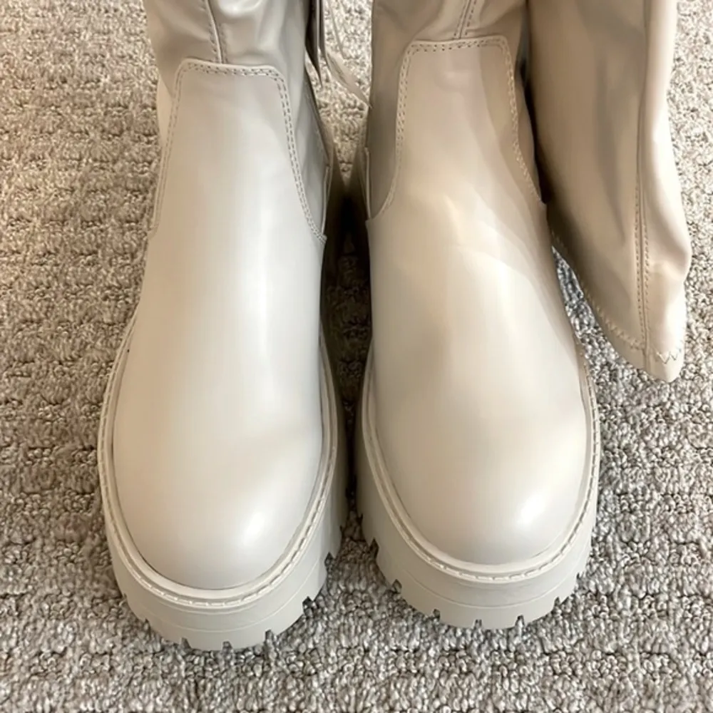 NWT- Pull & Bear Off White Over The Knee Chunky Heel Boots - Image 5
