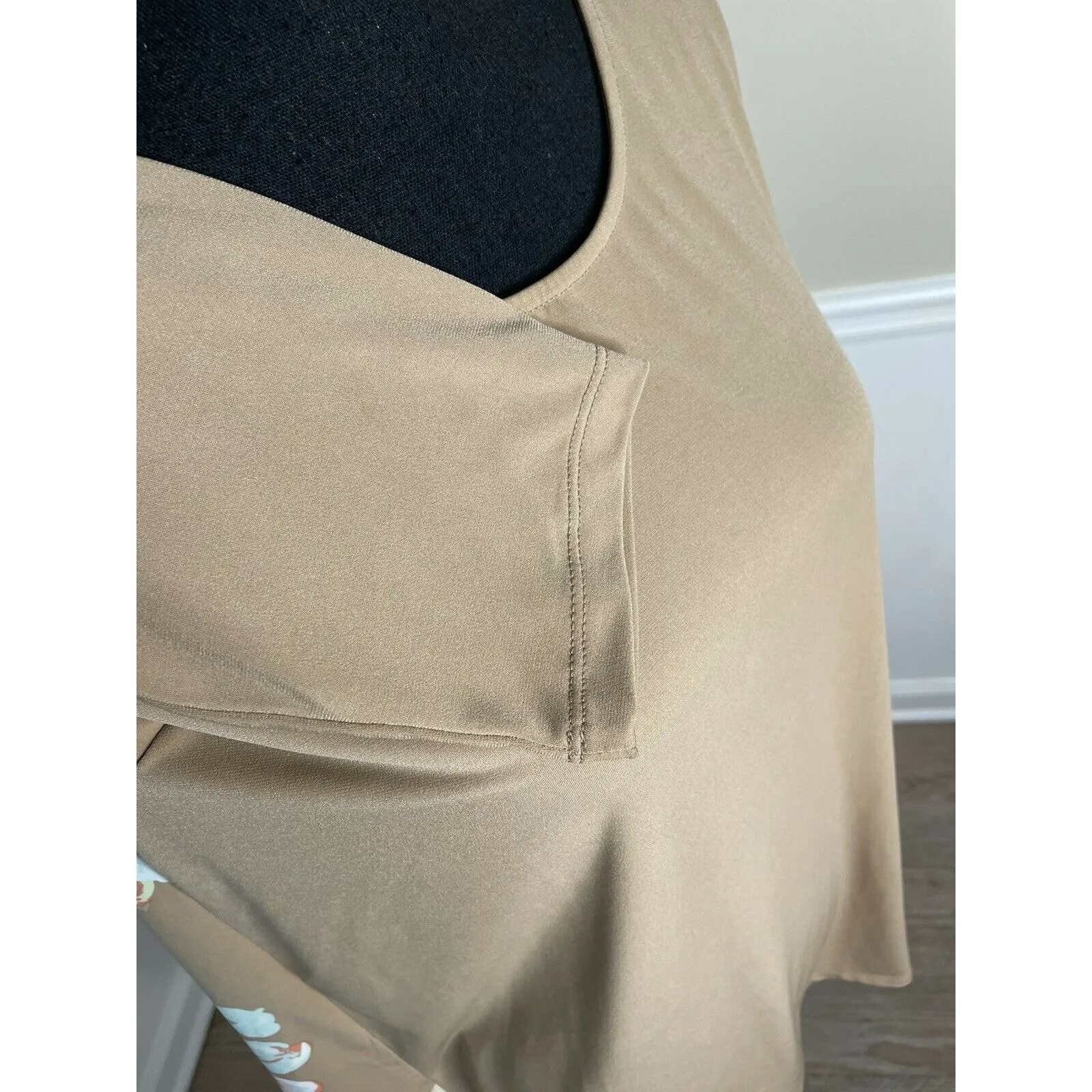 Susan Graver Tan Floral Top Size US Medium - Image 6