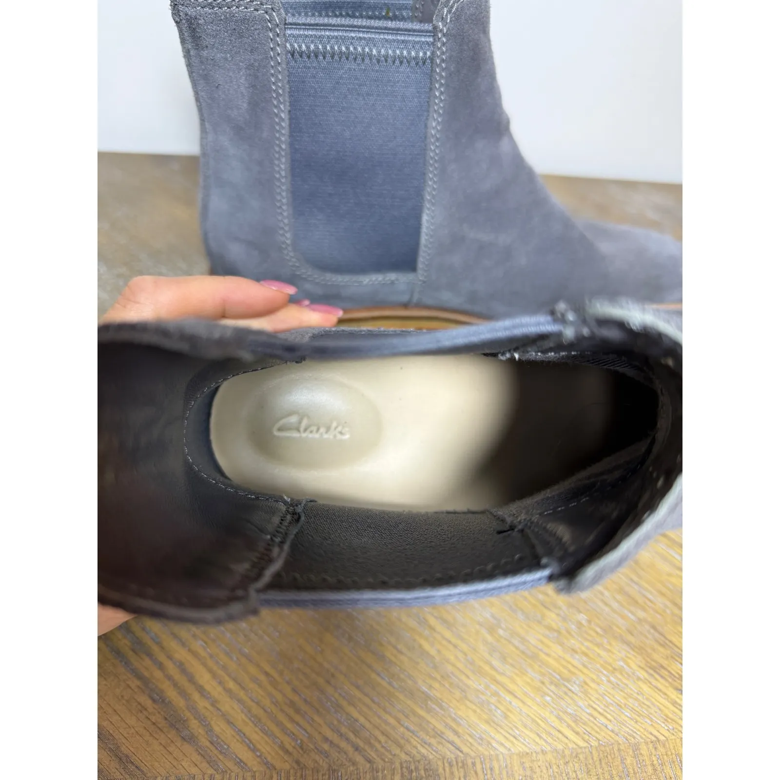 Clarks Women Clarkdale Grey Suede Chelsea Boots Slip On Low Heel size 8.5 - Image 5