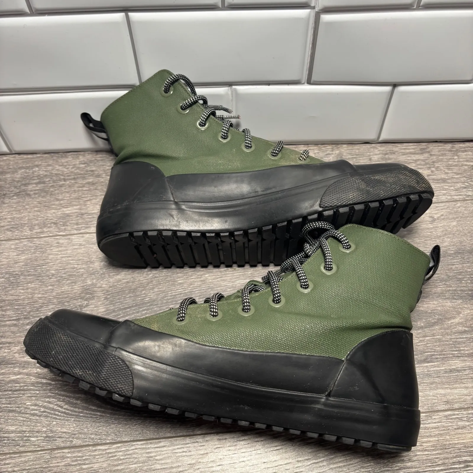 Hunter X Target High Top Green and Black Rain Boots Unisex Men's 7.5 Womens 9.5 - Image 3