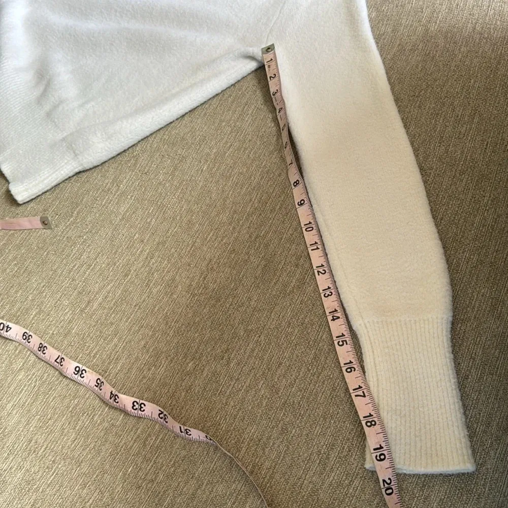 Zara white long sleeve super soft sweater size medium - Image 7