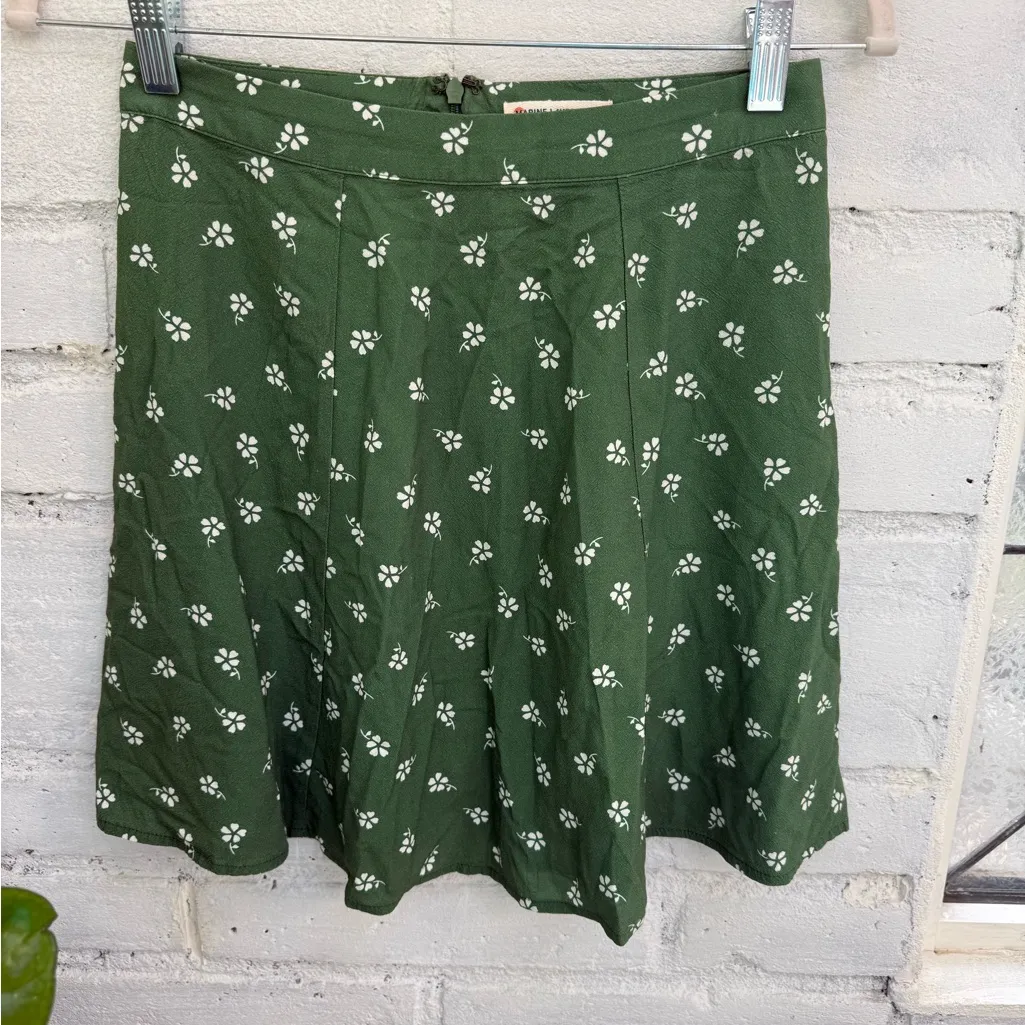 Marine Layer Bonnie Mini Skirt in Green Modern Ditsy size 2 - Image 3