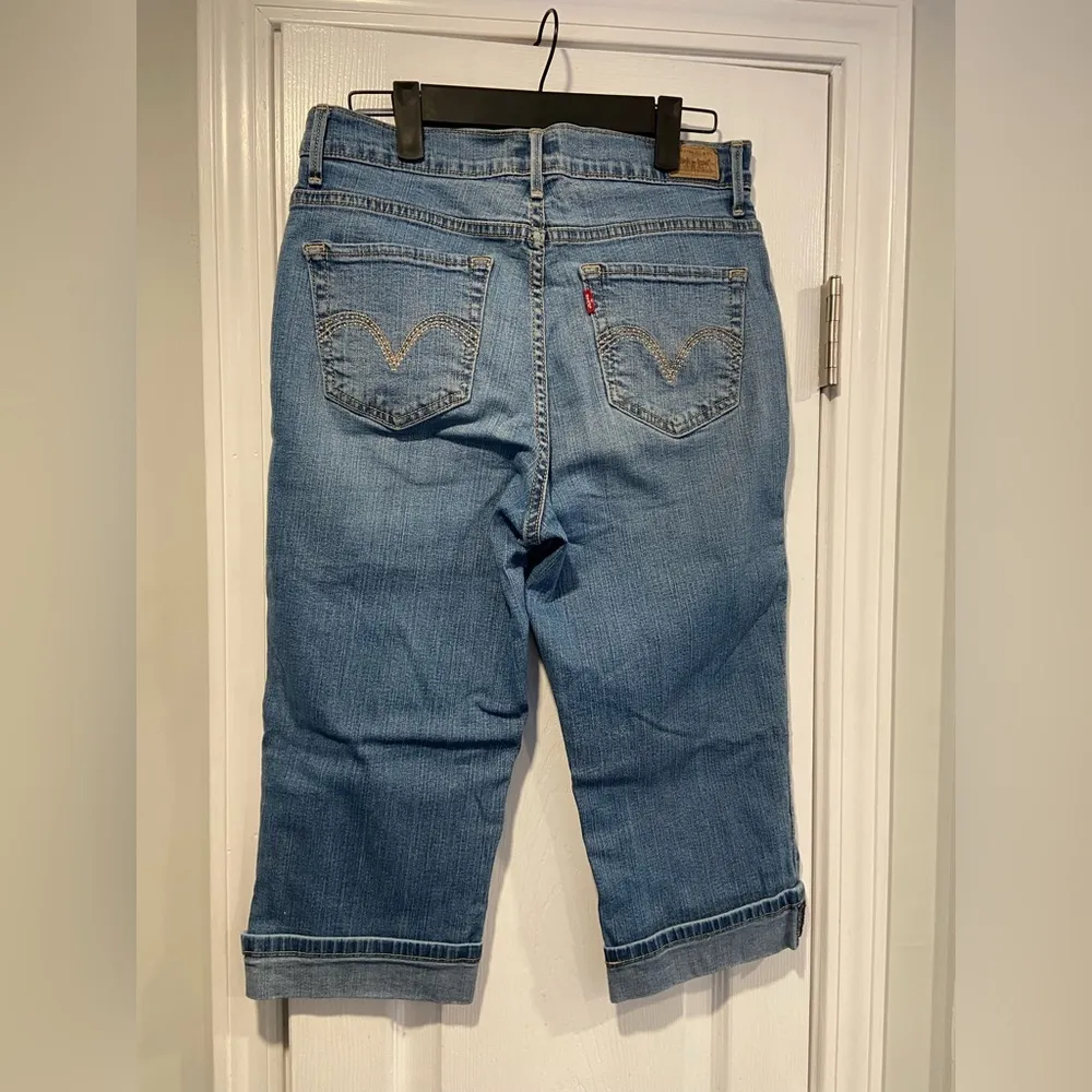 Levi’s Size 6 Perfectly Slimming 512 Capri Cropped Denim Jeans Cuff 5 Pocket - Image 3