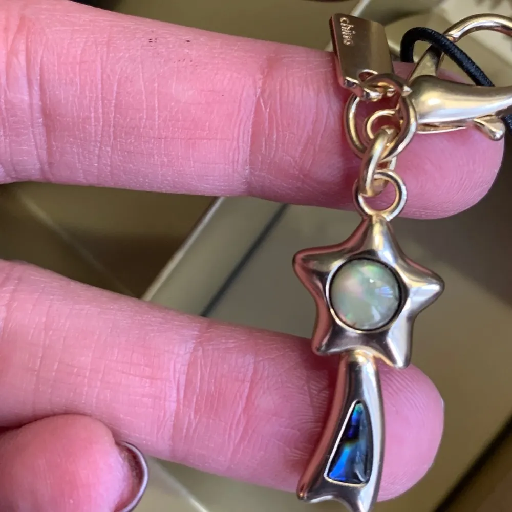 Authentic COACH Leather zip wristlet & 2 charms set - Image 5