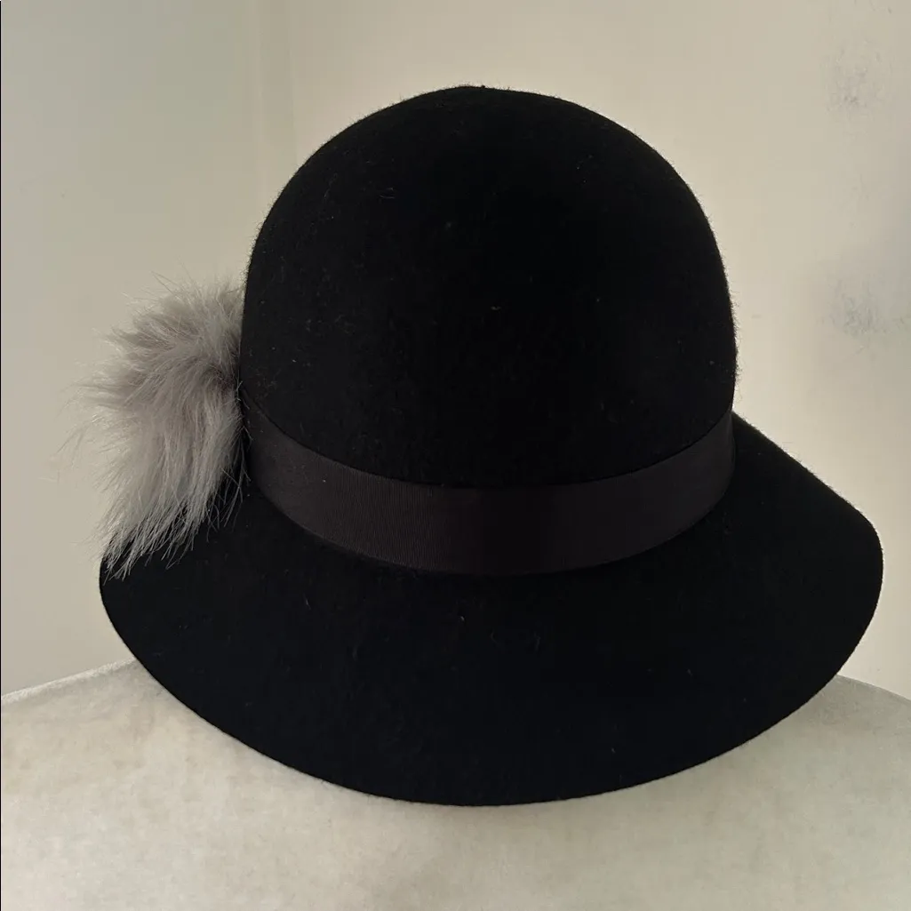 Black Felted WoolHat with Gray Faux Fur Pom - Image 2