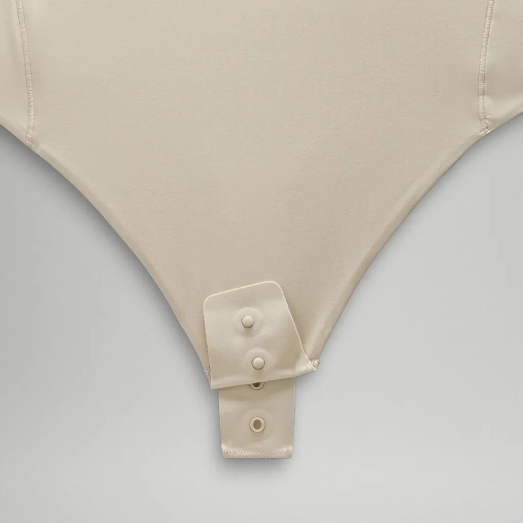 NWT lululemon Wundermost Ultra-Soft Nulu Square-Neck
Sleeveless Bodysuit - Image 4