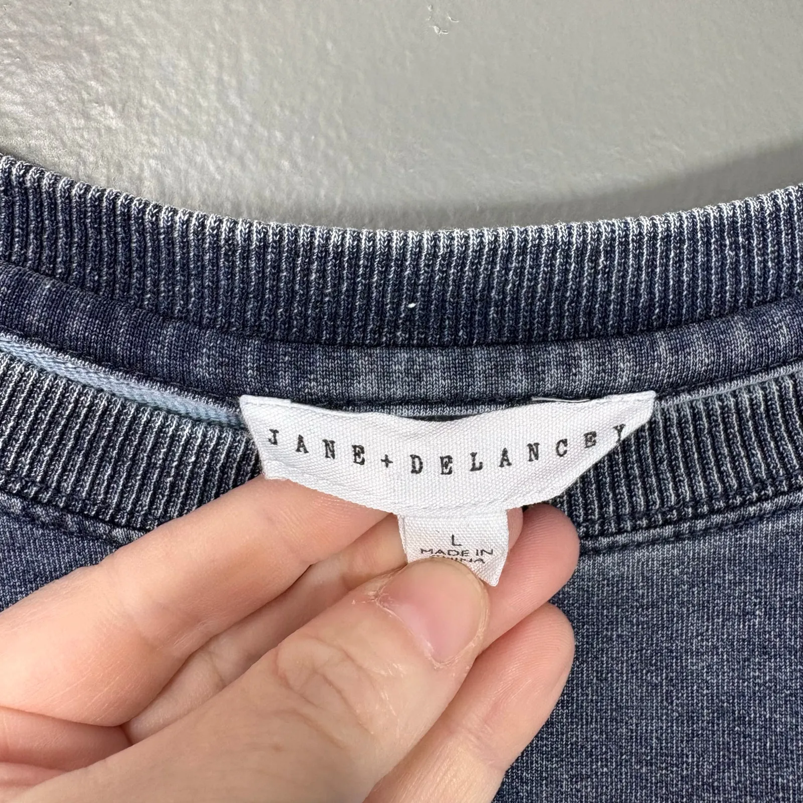 Jane + Delancey Women's Blue Chambray Striped Sweatshirt - Size Large - Boxy Fit - Image 4