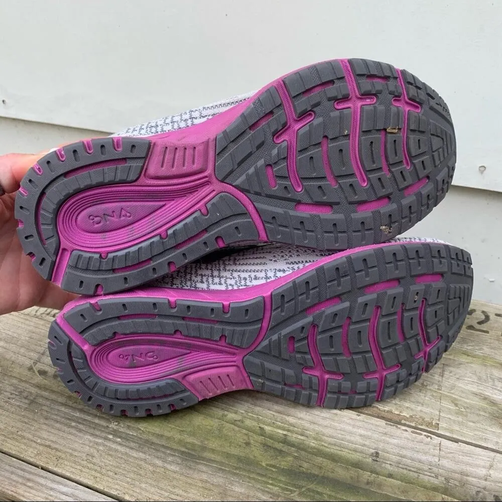 Brooks Revel 3 neutral cushion running shoes 9.5B - Image 8