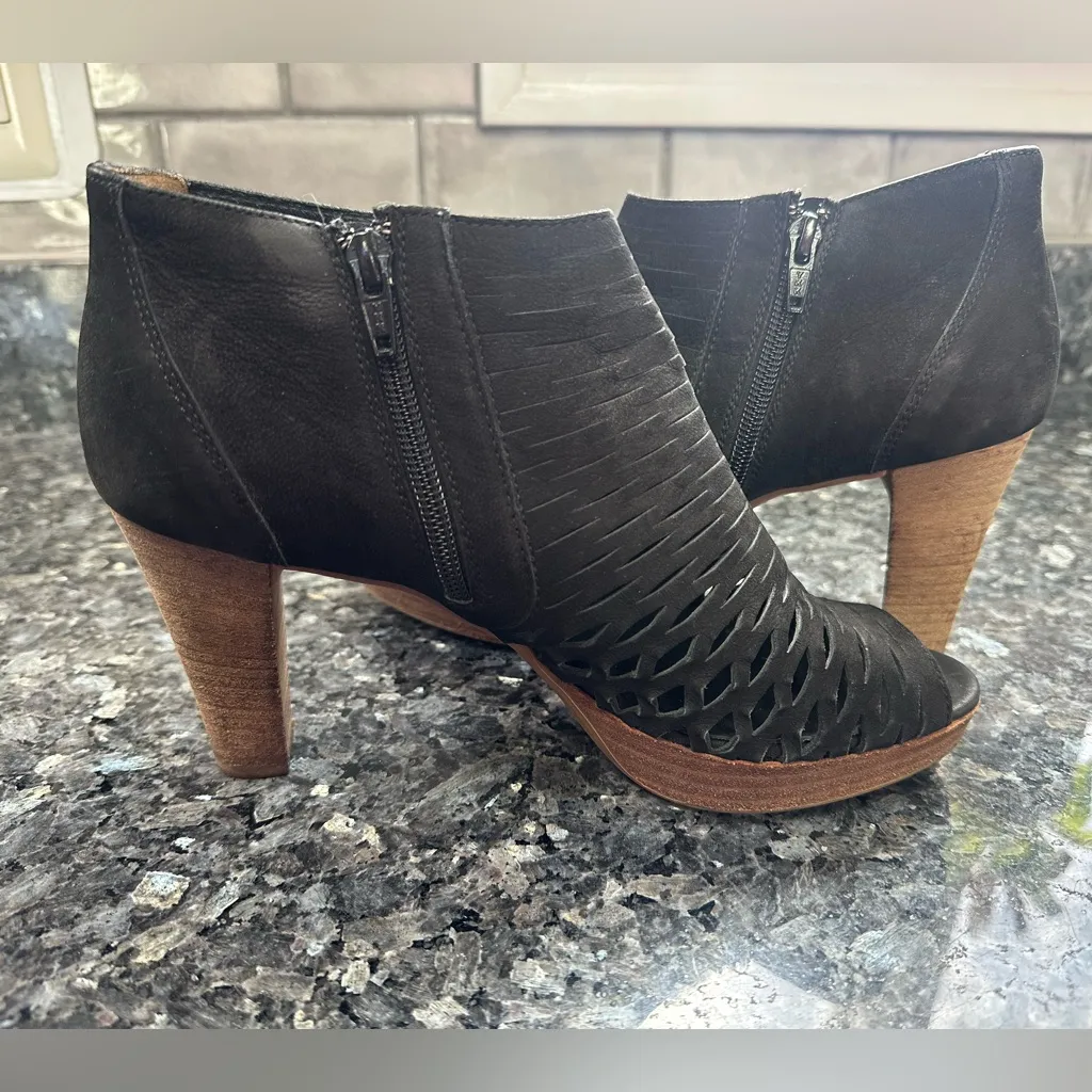 Paul Green Chic Bravo Black Suede Ankle Booties Open Peep Toe Caged Size 6 - Image 11