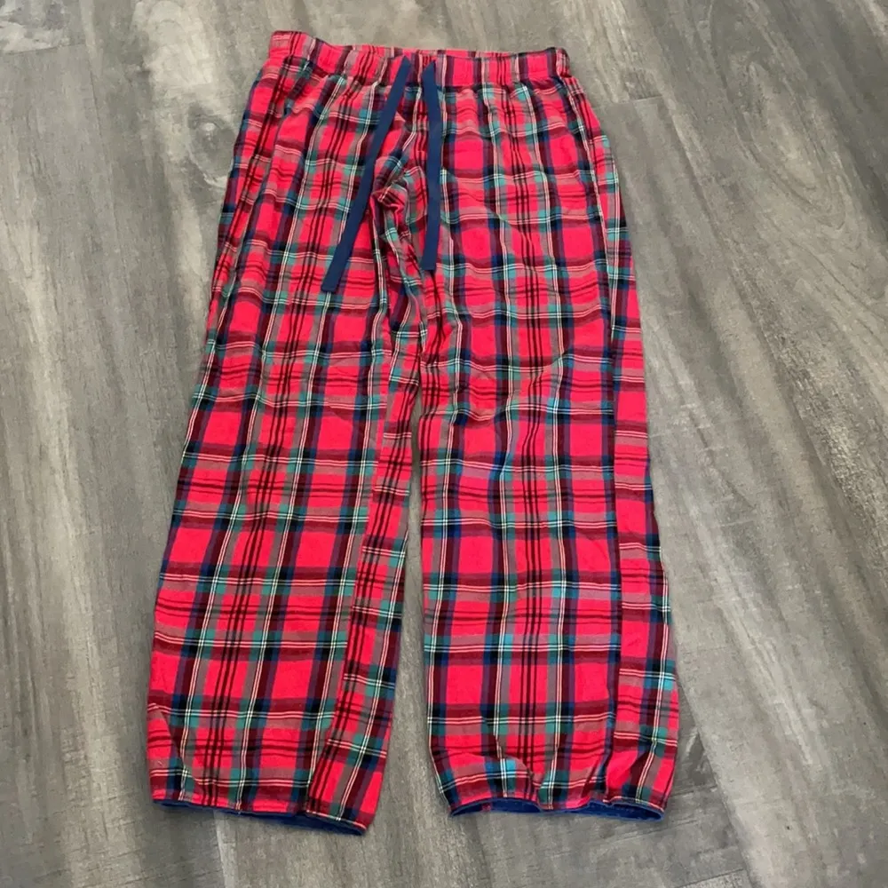 VICTORIA’S SECRET RED PLAID PAJAMAS SET SMALL - Image 2