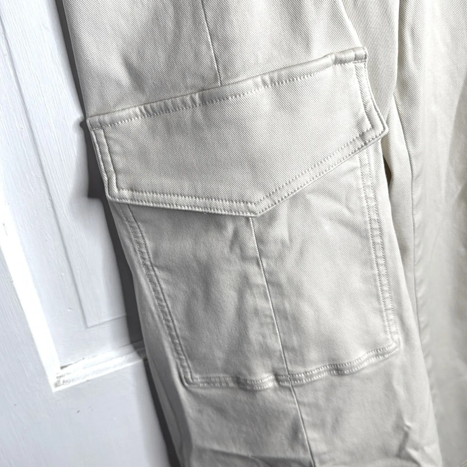 Spanx Stretch Twill Cropped Wide Leg Cargo Pants in Ivory White W1735 Sz M - Image 3