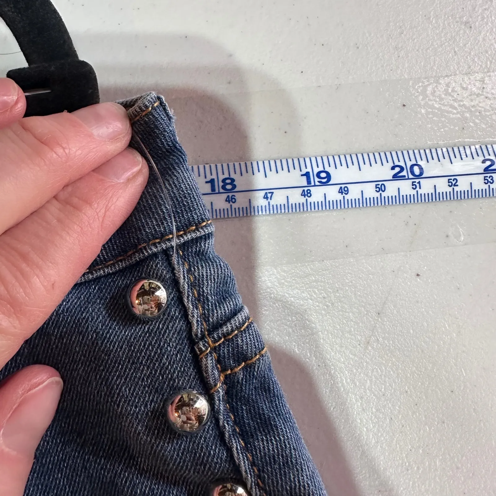 NWY Vigoss Studded Denim Blue Jean Shorts Frayed Raw Hem Size 31, Size 13 - Image 6