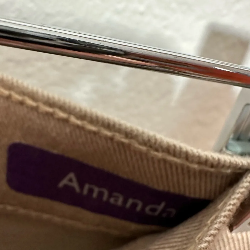 EUC Gloria Vanderbilt Amanda khaki jeans size 18 - Image 3